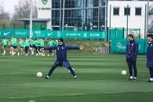 九州体育赛事-沃尔夫斯堡球员合练发生冲突，教练组介入调解(沃尔夫斯堡青训)