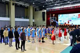 比赛高潮迭起,球队最终笑到最后 比赛高潮迭起,球队最终笑到最后