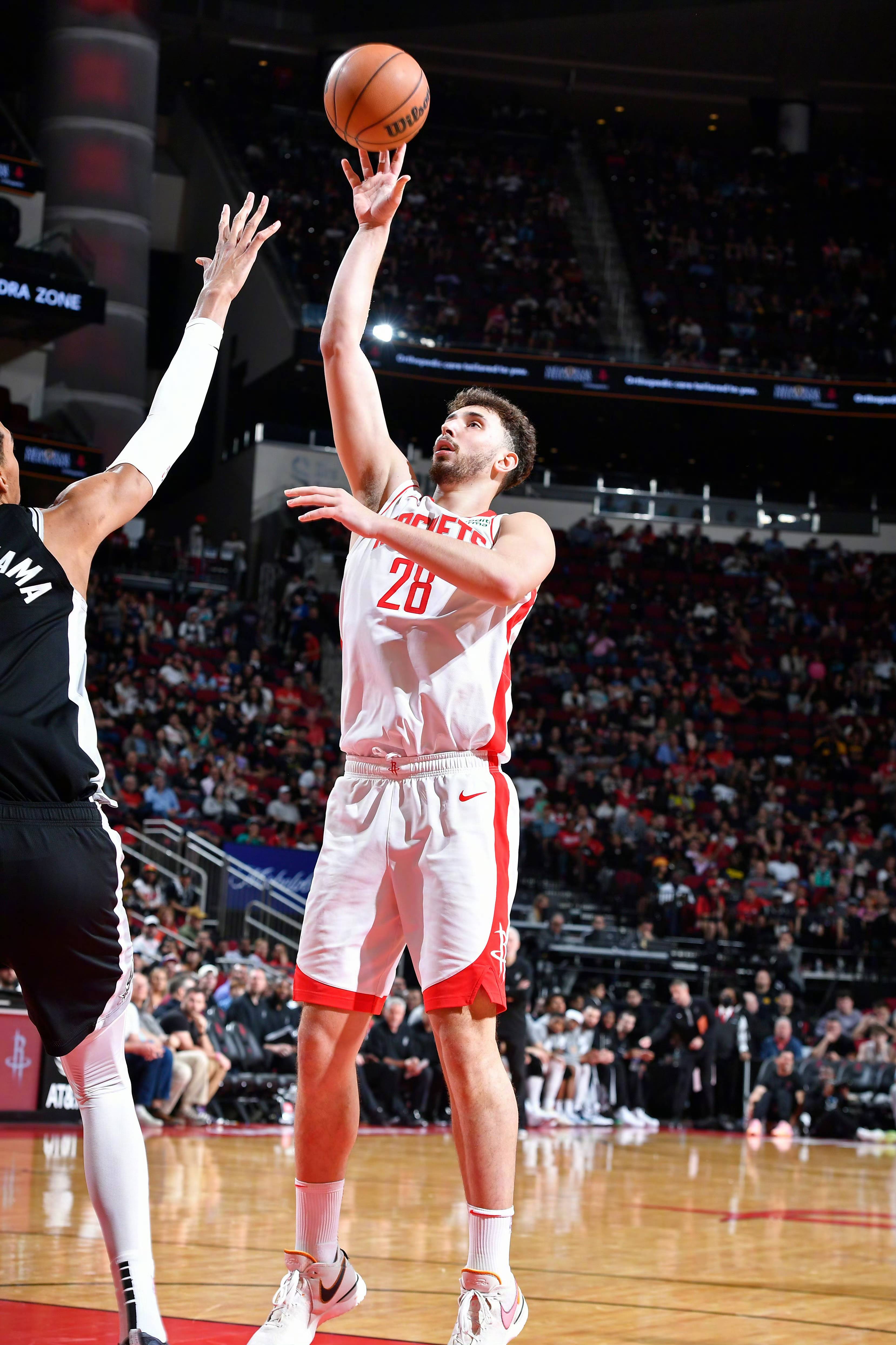 艾因特拉赫特球员全力备战下一场比赛，决心取得胜利的简单介绍