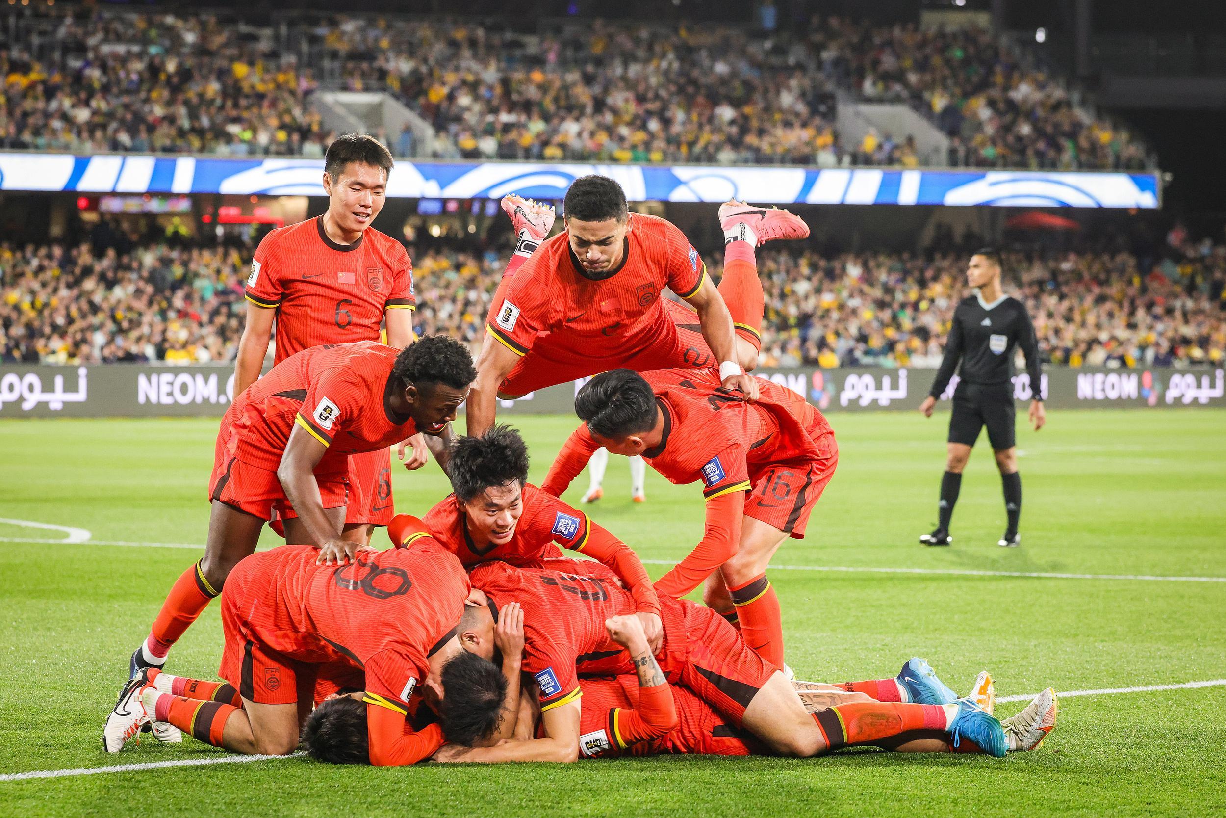 国内足球联赛呈现出锐意进取的竞赛态势的简单介绍